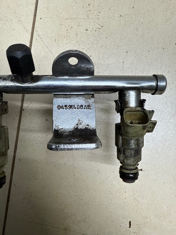 Топливная рампа с форсунками Stratus 2000 JR EDZ 2429cm 150лс