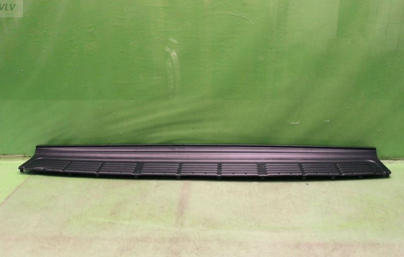 Накладка бампера задняя Toyota Land Cruiser 200 Накладка бампера задняя Toyota Land Cruiser 200