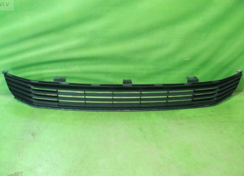 Решетка бампера передняя Toyota Camry Решетка бампера передняя Toyota Camry