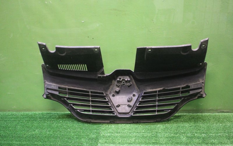 Решетка радиатора Sandero 2 2014 Решетка радиатора Sandero 2 2014