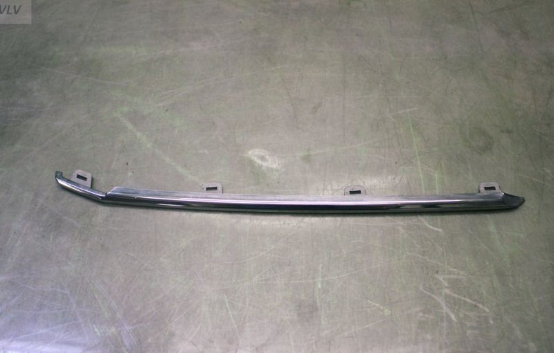 Хром решетки радиатора правый Toyota Land Cruiser 200 5312460280 контрактная