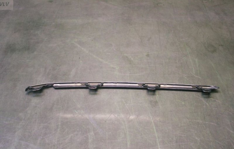 Хром решетки радиатора правый Land Cruiser 200