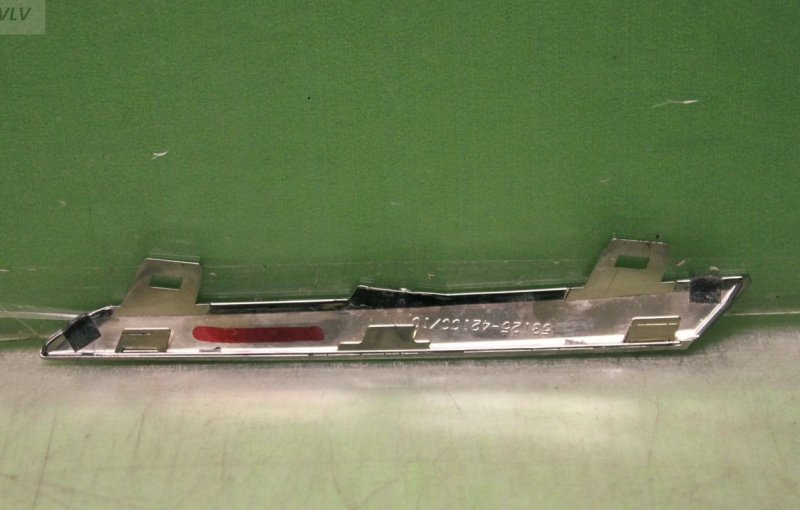 Хром решетки радиатора правый RAV 4 Хром решетки радиатора правый RAV 4