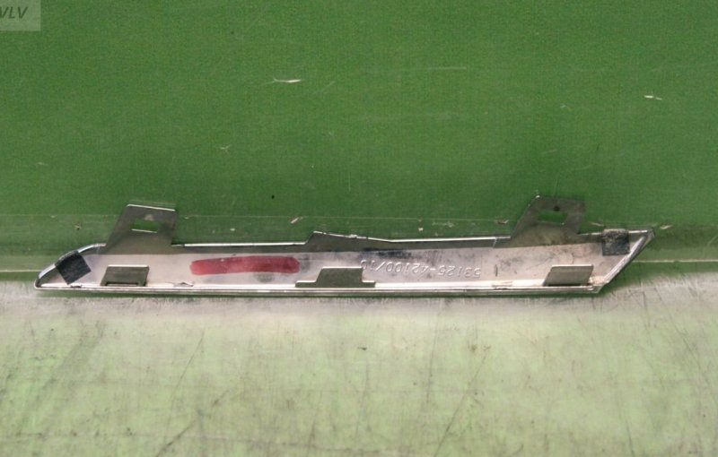 Хром решетки радиатора правый RAV 4 Хром решетки радиатора правый RAV 4