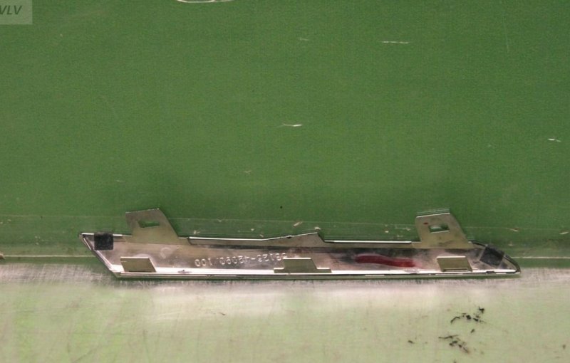 Хром решетки радиатора левый RAV 4 Хром решетки радиатора левый RAV 4