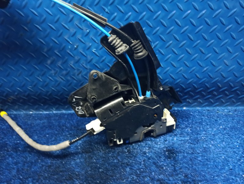 Замок двери задний правый C W204