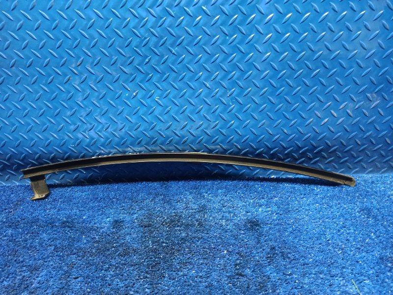 Направляющая стекла двери задняя правая Camry V40 Направляющая стекла двери задняя правая Camry V40