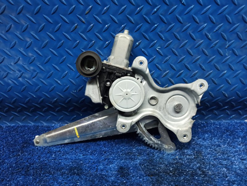 Стеклоподъемник задний левый Camry V40