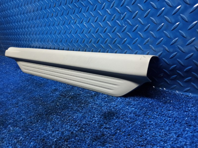 Накладка порога передняя правая Toyota Camry V40