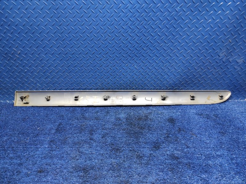 Молдинг двери передний левый C5