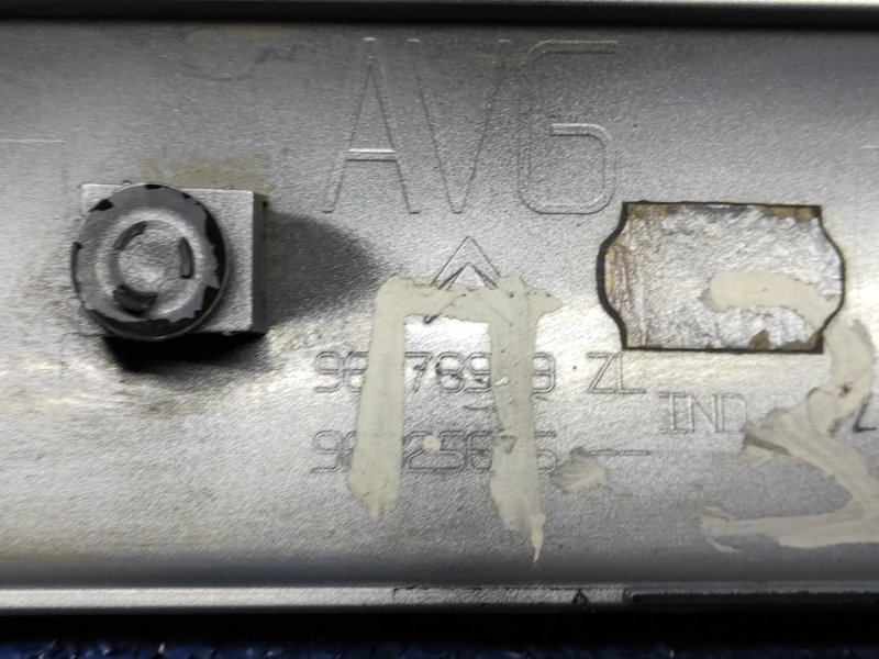 Молдинг двери передний левый Citroen C5