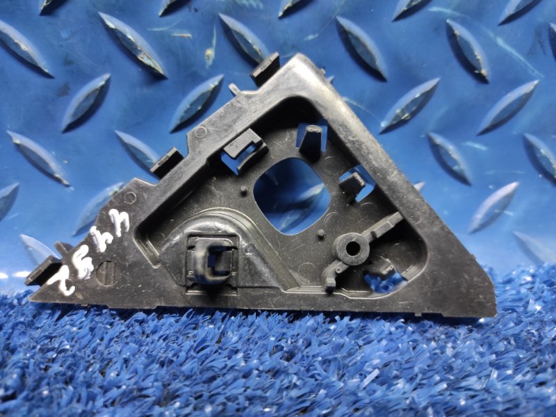 Накладка двери багажника правая Prado 150 Накладка двери багажника правая Prado 150