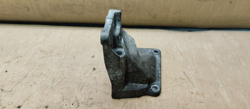 Кронштейн двигателя правый G37 V36 VQ37VHR