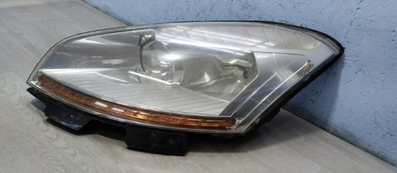 Фара левая C4 Picasso