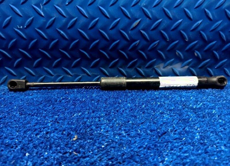 Запчасть амортизатор подвески Ford Mustang 6 FR3Z76406A10B Б/У Амортизатор подвески Ford Mustang 6 FR3Z76406A10B Б/У