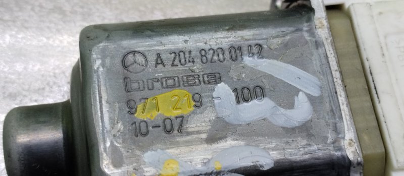 Мотор стеклоподъемника передний левый C W204