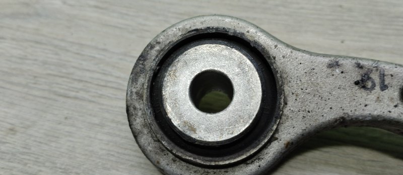 Рычаг подвески задний правый C W204