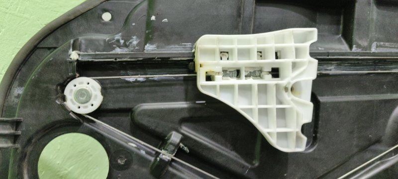 Стеклоподъемник задний правый Kia Soul PS Стеклоподъемник задний правый Kia Soul PS