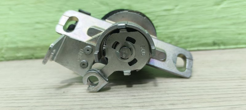 Замок багажника CAMRY XV70 Замок багажника CAMRY XV70