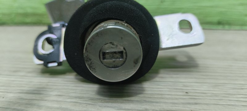 Замок багажника CAMRY XV70 Замок багажника CAMRY XV70