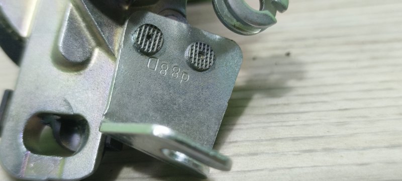 Замок багажника CAMRY XV70 Замок багажника CAMRY XV70