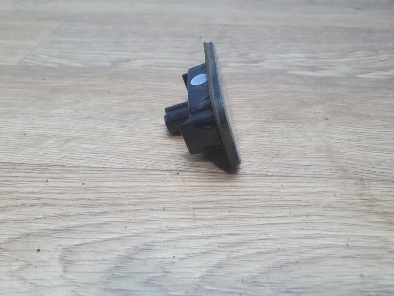 Плафон подсветки номера CAMRY XV70 Плафон подсветки номера CAMRY XV70