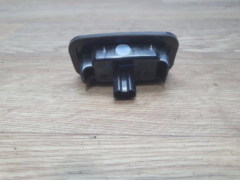 Плафон подсветки номера TOYOTA CAMRY XV70 Плафон подсветки номера TOYOTA CAMRY XV70