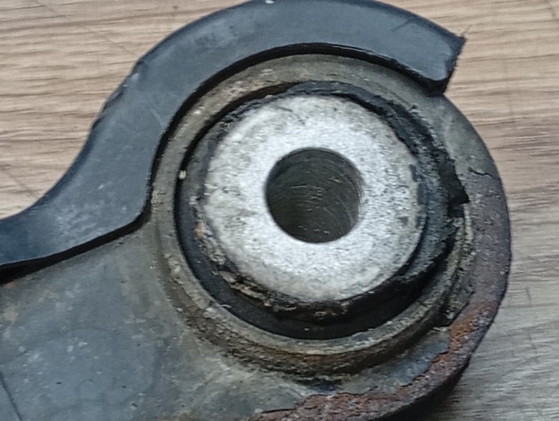 Рычаг подвески задний E W212