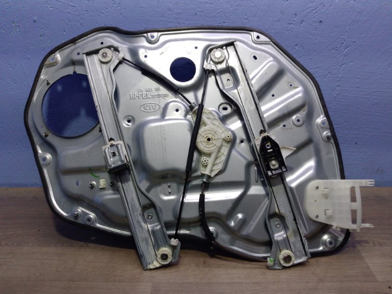 Стеклоподъемник передний правый Sorento XM Стеклоподъемник передний правый Sorento XM