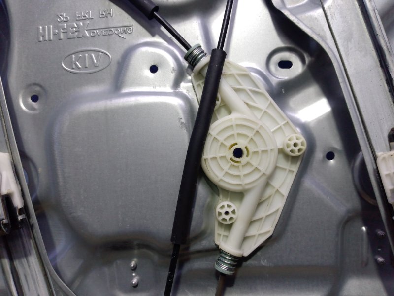 Стеклоподъемник передний правый Sorento XM Стеклоподъемник передний правый Sorento XM