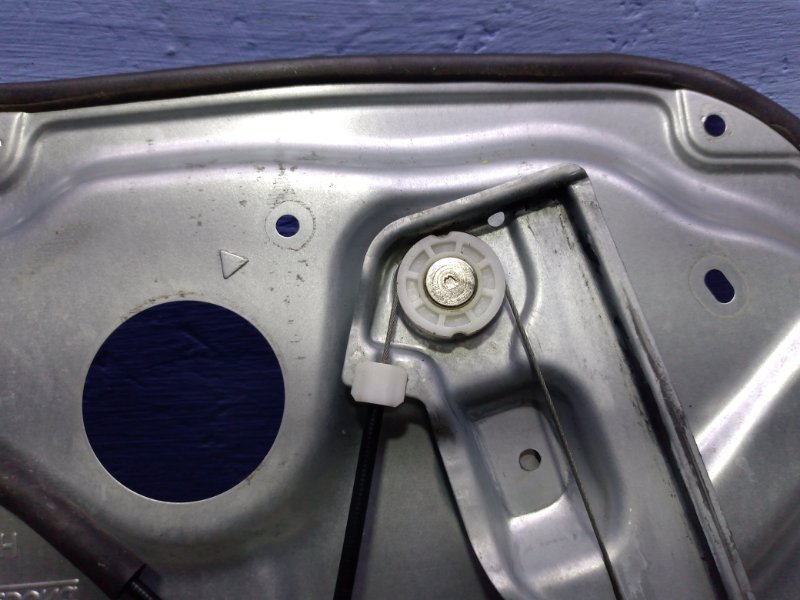 Стеклоподъемник передний правый Sorento XM Стеклоподъемник передний правый Sorento XM