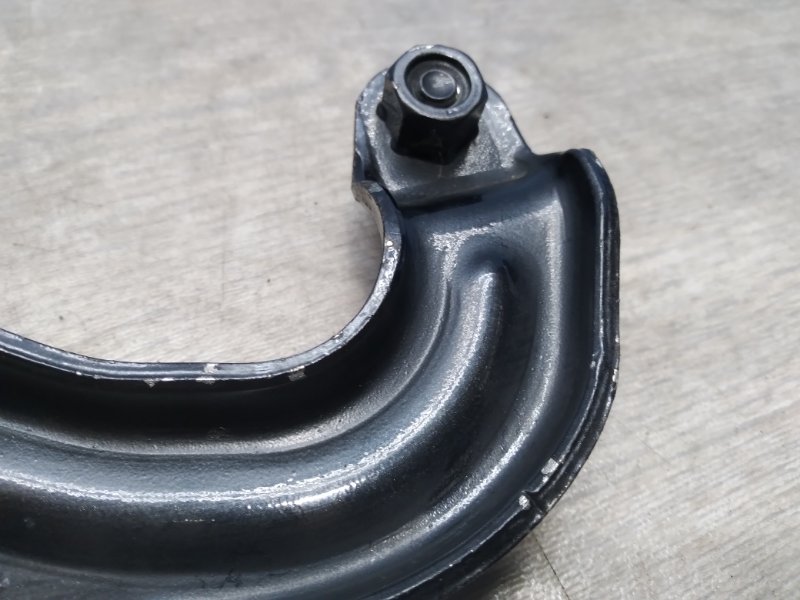 Петля капота правая Grand Cherokee WK2