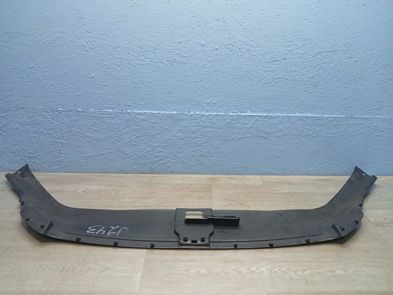 Накладка замка капота Q7 4LB