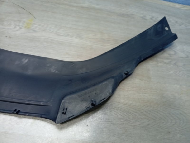 Накладка замка капота Q7 4LB