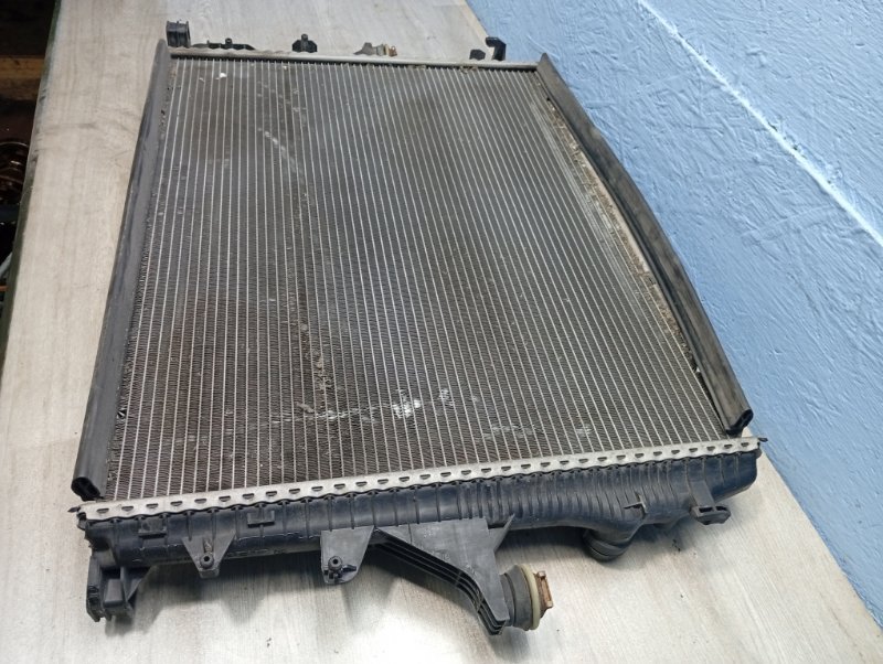 Радиатор двигателя Q7 4LB CTWA