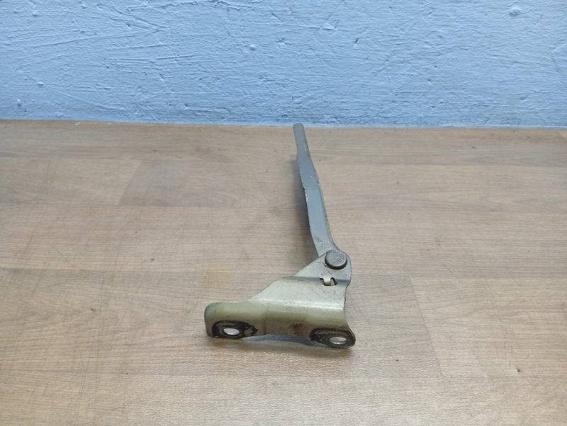 Петля капота левая Pilot YF4 Петля капота левая Pilot YF4