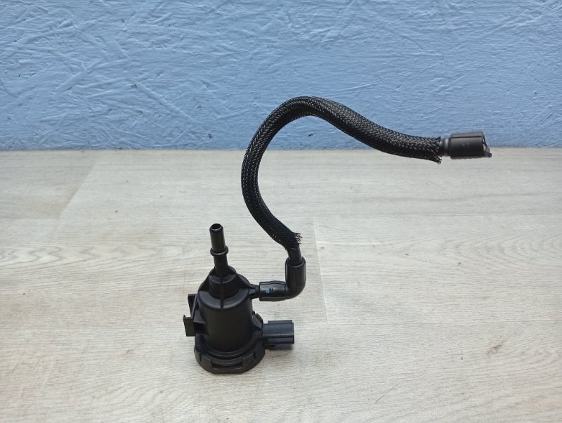 Клапан вентиляции топливного бака Mercedes GL X166