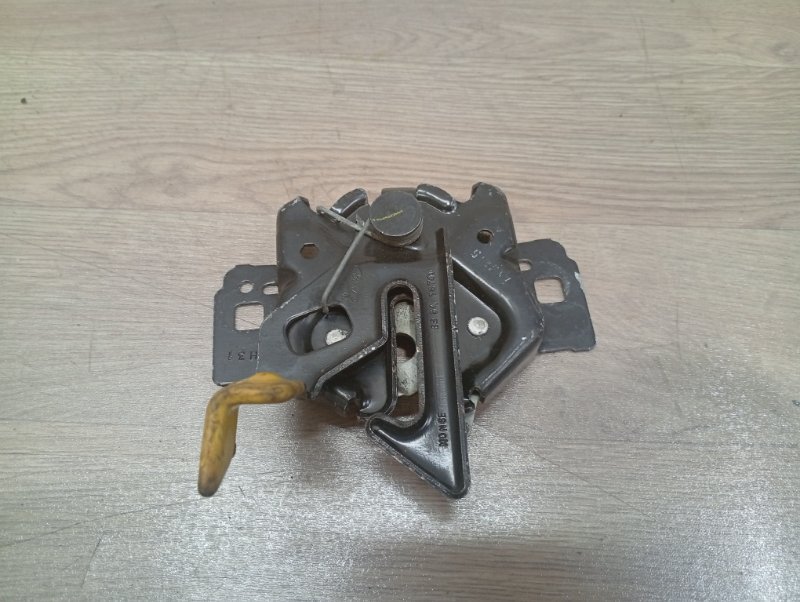 Запчасть замок капота Ford EXPLORER U502 BB5Z16700A Б/У Замок капота Ford EXPLORER U502 BB5Z16700A Б/У