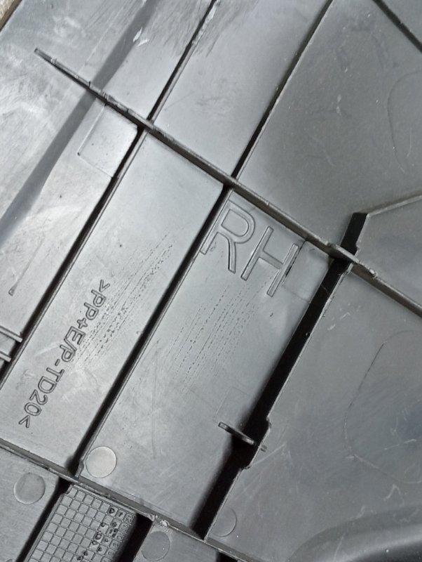 Накладка торпеды правая Camry V50 Накладка торпеды правая Camry V50