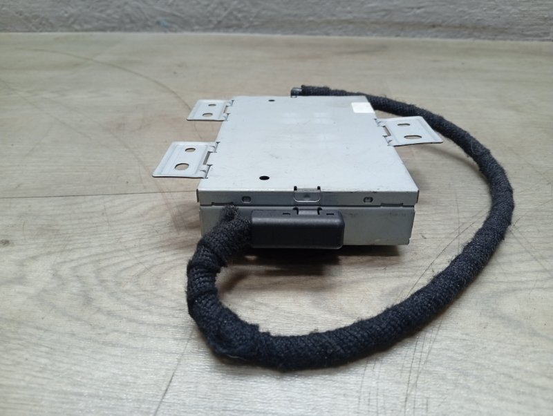 Блок управления мультимедиа E W212 Блок управления мультимедиа E W212