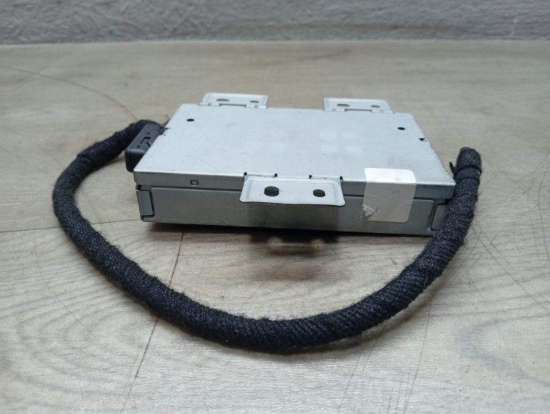 Блок управления мультимедиа E W212 Блок управления мультимедиа E W212