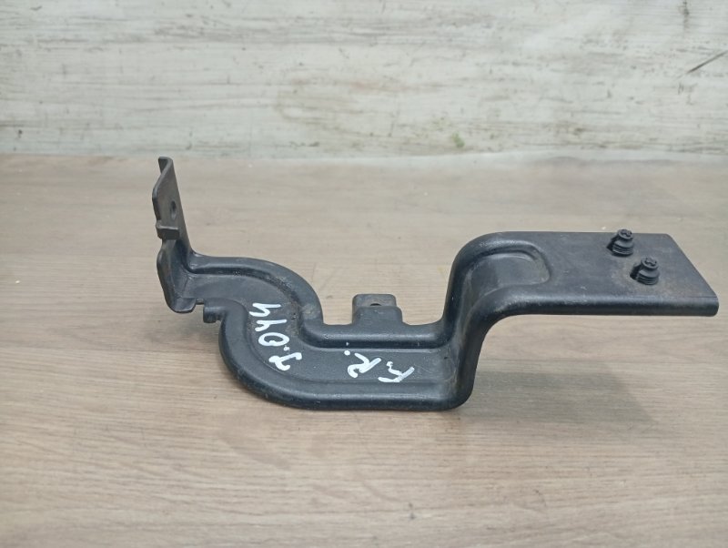 Кронштейн проводки передний правый Hyundai Genesis DH 91931B1210 Б/У