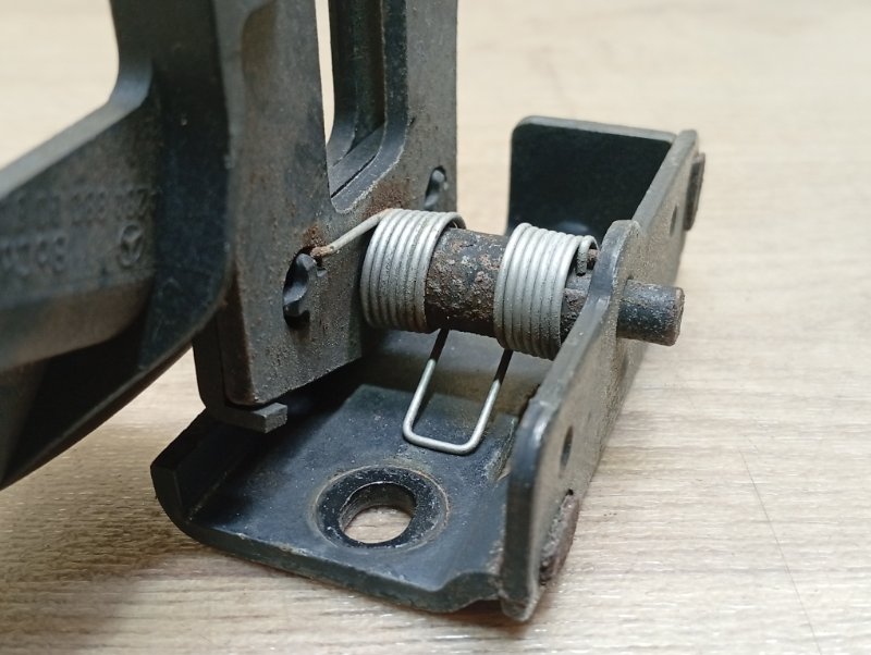 Крюк замка капота Mercedes GL X166