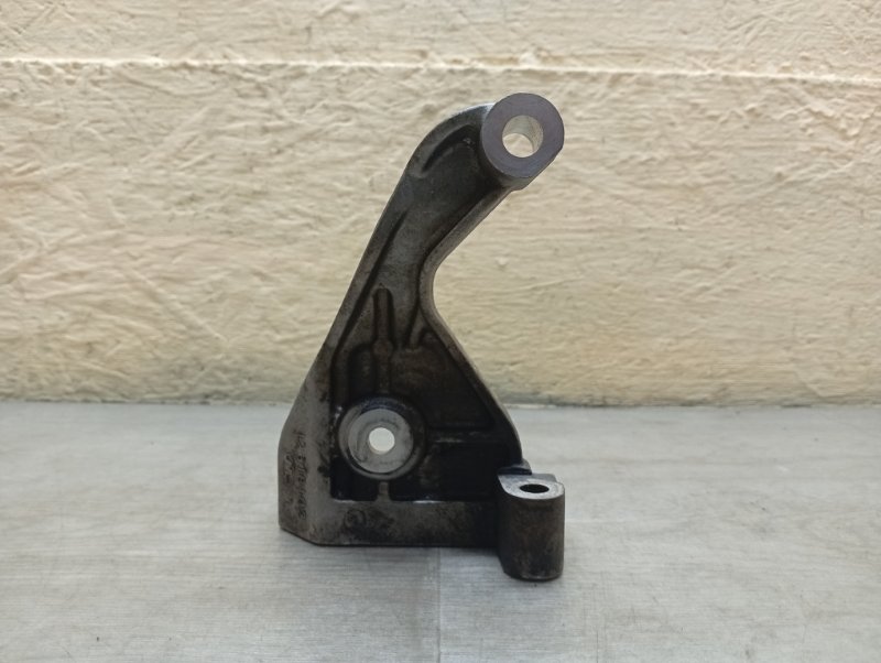 Кронштейн насоса ГУР Cadillac SRX 2 LF1 12618102 контрактная