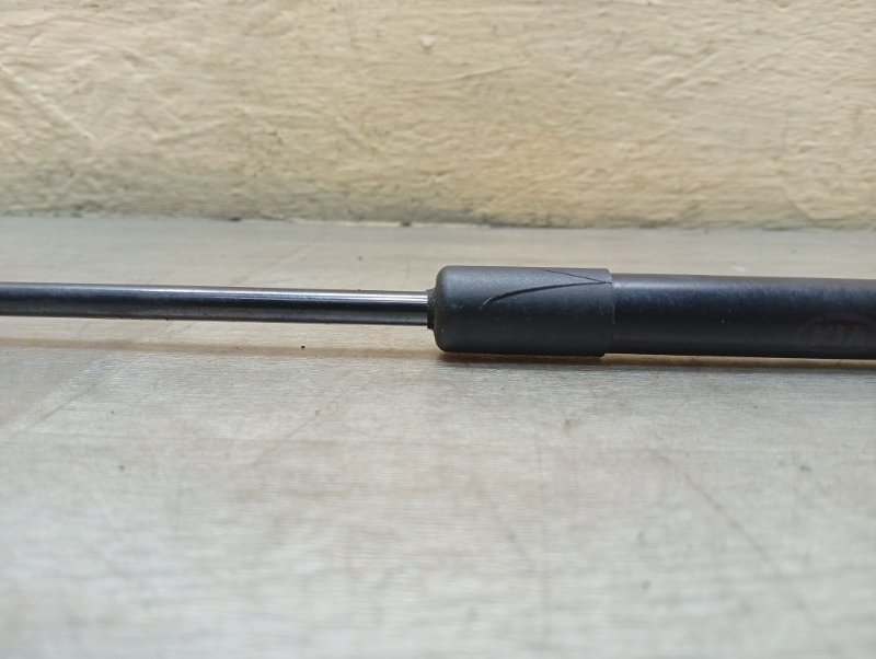 Амортизатор капота правый Sorento XM