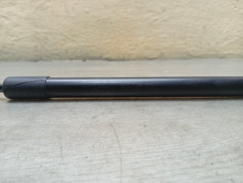 Амортизатор капота правый Sorento XM