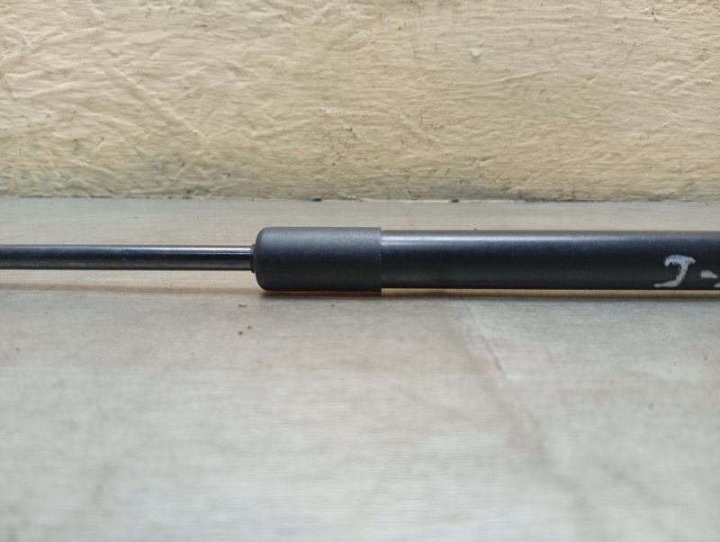 Амортизатор капота правый Sorento XM