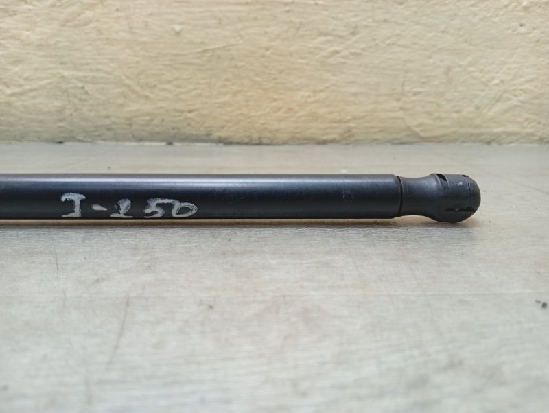 Амортизатор капота правый Sorento XM