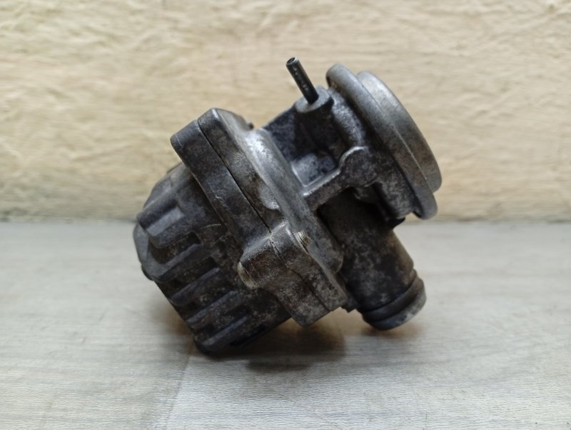 Клапан EGR правый M W164 M272.967