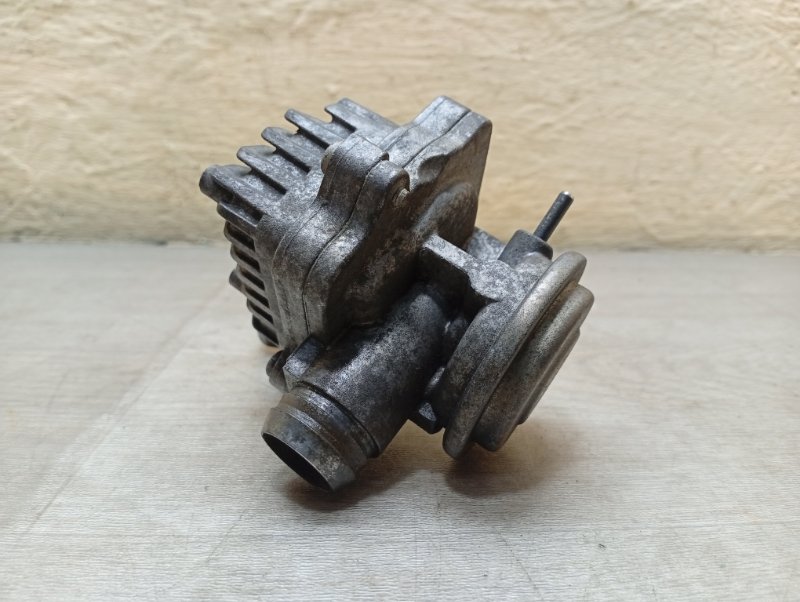 Клапан EGR правый M W164 M272.967